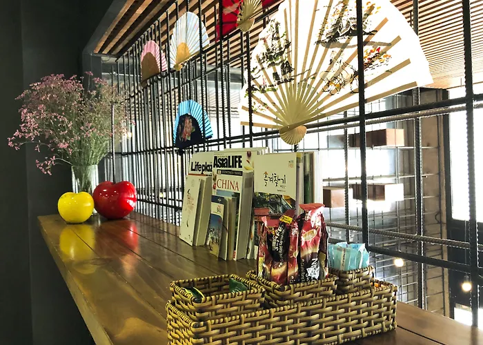 Sunny Serviced Apartment
